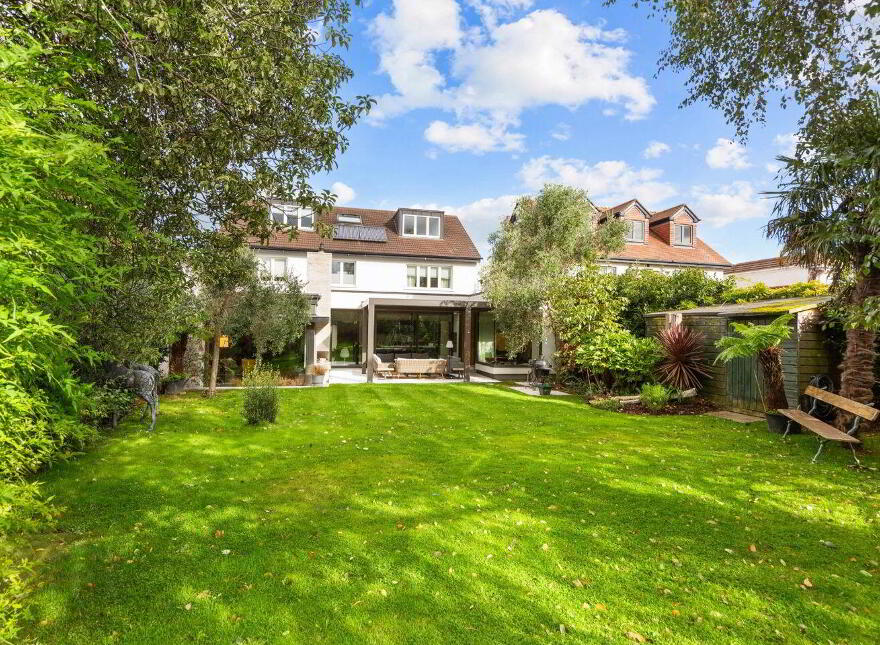 9 Riverside Drive, Rathfarnham, Dublin 14, D14HY02