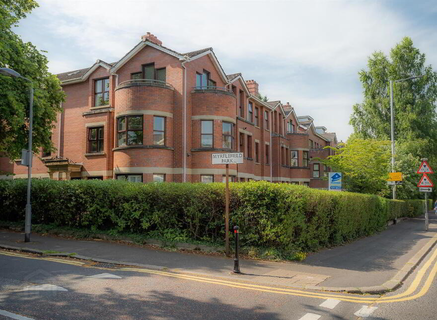 Apt 14 Myrtlefield Manor, 1 Myrtlefield Park, Belfast, BT9 6NE
