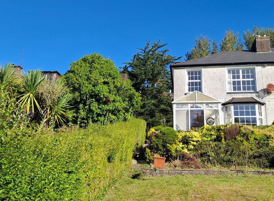 Stagmount, Lough Villas, The Lough, T12R1W2