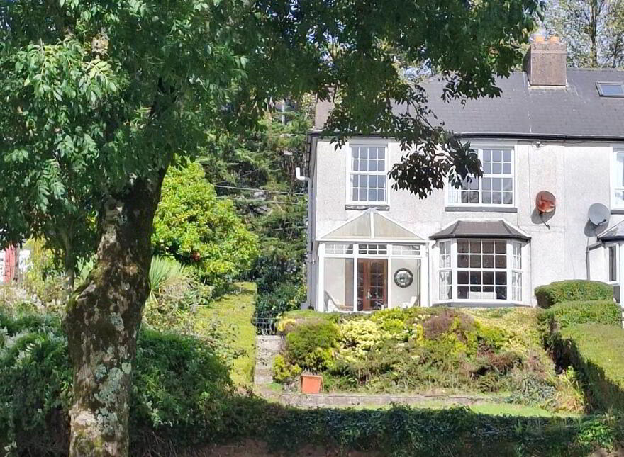 Stagmount, Lough Villas, The Lough, T12R1W2