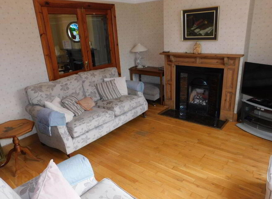 Stagmount, Lough Villas, The Lough, T12R1W2
