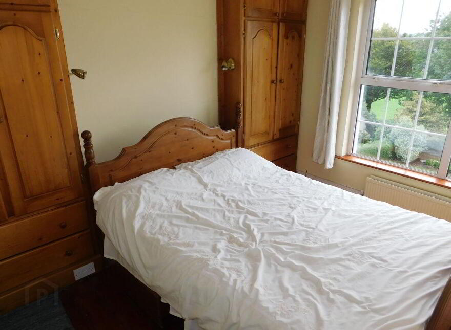 Stagmount, Lough Villas, The Lough, T12R1W2
