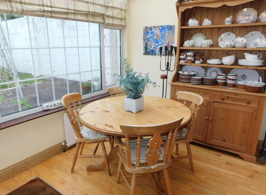 Stagmount, Lough Villas, The Lough, T12R1W2