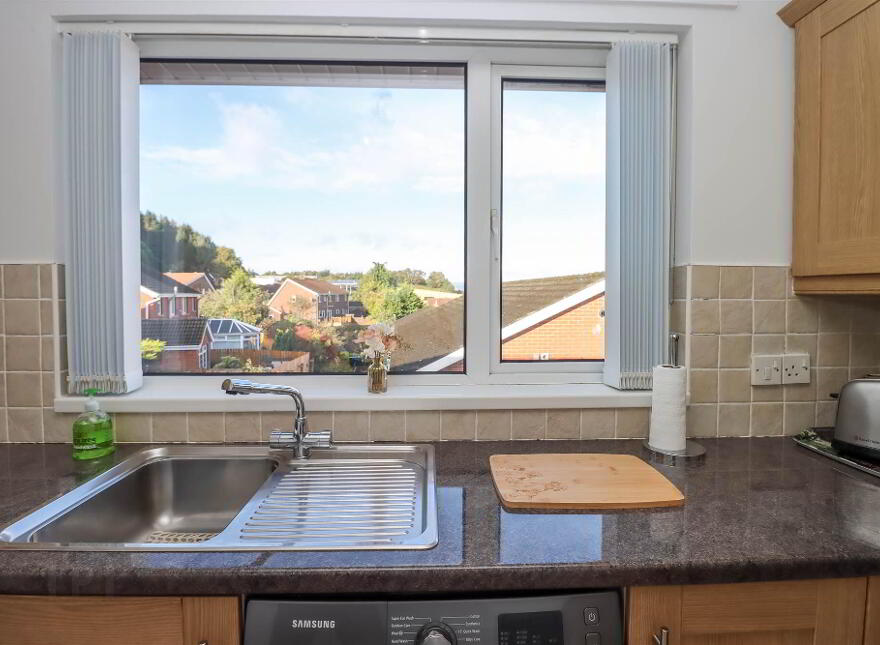 20b Dundonald Heights, Dundonald, Belfast, BT16 1XL