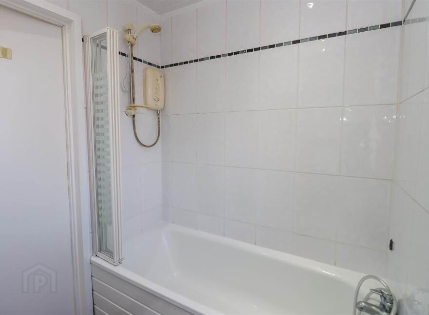 20b Dundonald Heights, Dundonald, Belfast, BT16 1XL
