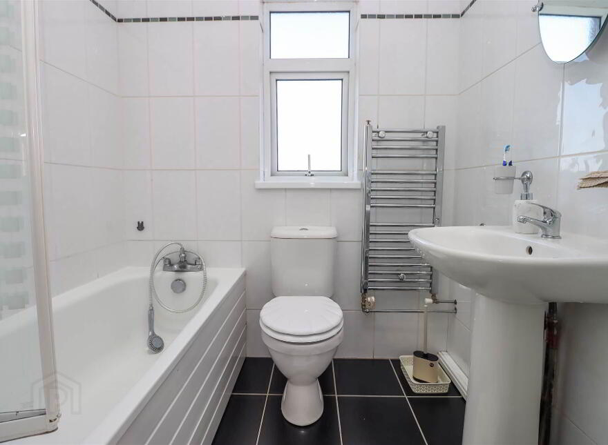 20b Dundonald Heights, Dundonald, Belfast, BT16 1XL