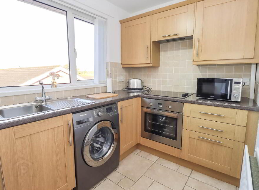 20b Dundonald Heights, Dundonald, Belfast, BT16 1XL