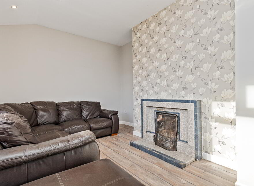6 Rutland Terrace, Palatine, R93C4E9