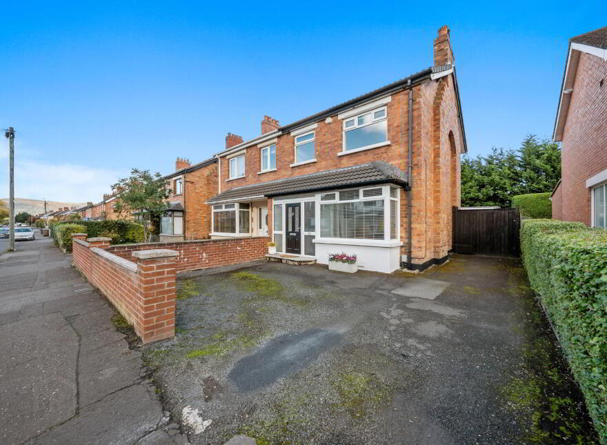 122 Sicily Park, Upper Lisburn Road, Belfast, BT10 0AP