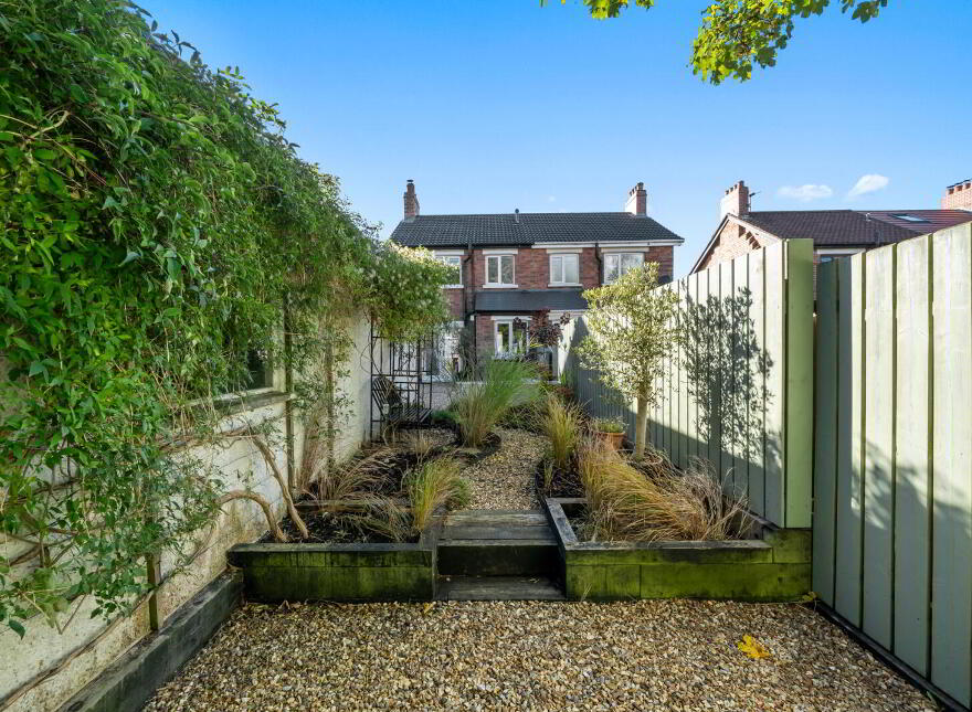 122 Sicily Park, Upper Lisburn Road, Belfast, BT10 0AP