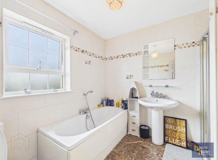 48 Carney Hall, Newry, BT34 1GB
