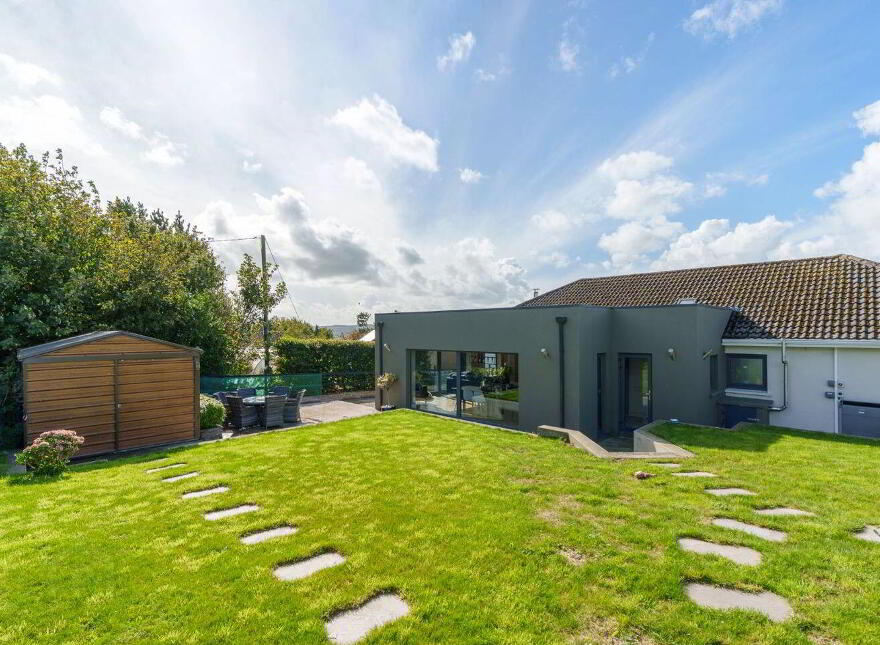 Gougane Lodge, Killanully, Ballygarvan, T12YAE7
