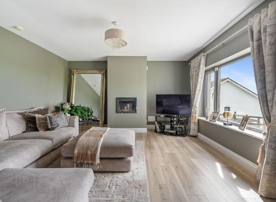 Gougane Lodge, Killanully, Ballygarvan, T12YAE7