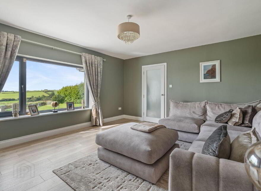 Gougane Lodge, Killanully, Ballygarvan, T12YAE7