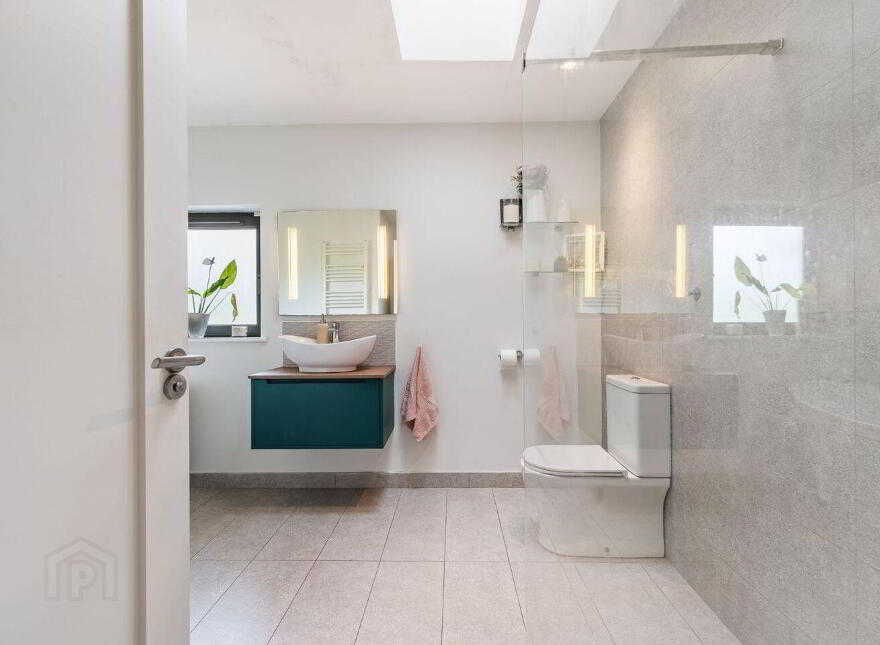 Gougane Lodge, Killanully, Ballygarvan, T12YAE7