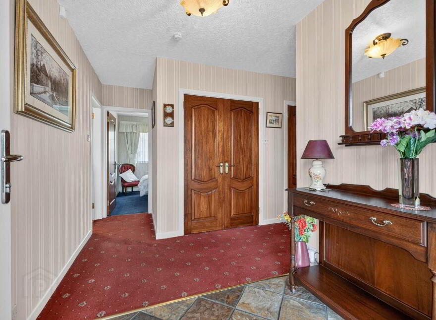 5 Meadowvale, Lisburn, BT27 5RX