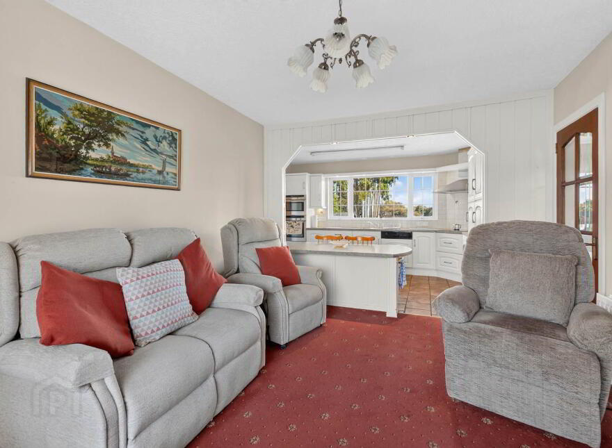 5 Meadowvale, Lisburn, BT27 5RX