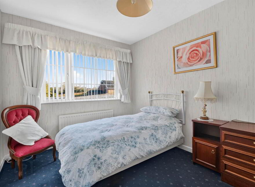 5 Meadowvale, Lisburn, BT27 5RX