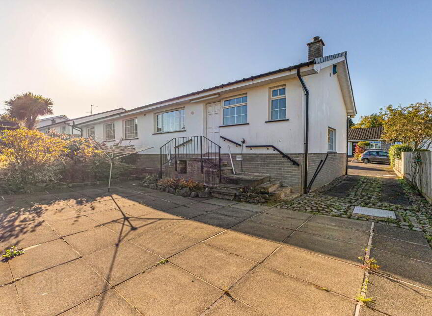 5 Meadowvale, Lisburn, BT27 5RX