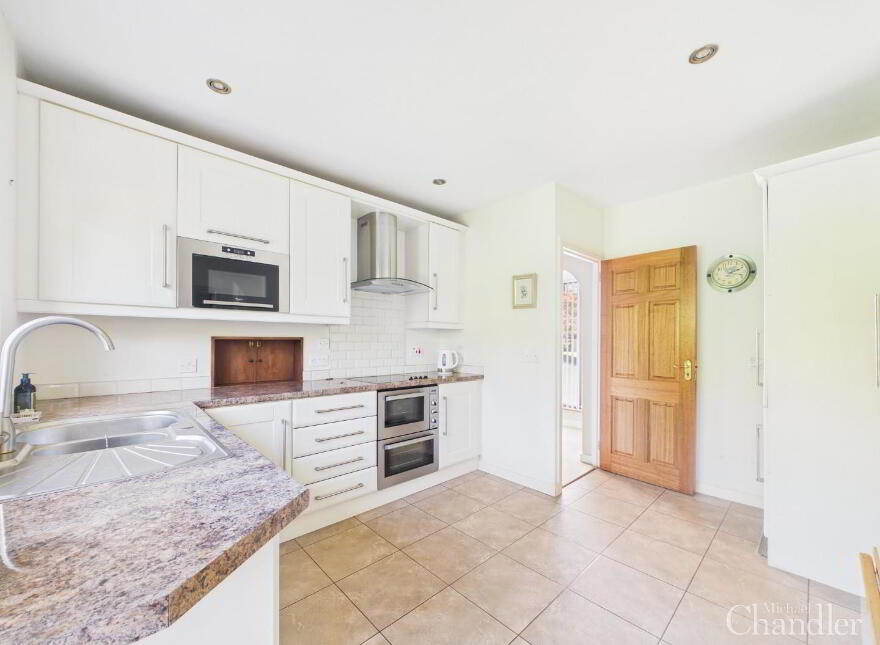22 Brerton Crescent, Belfast, BT8 6QD