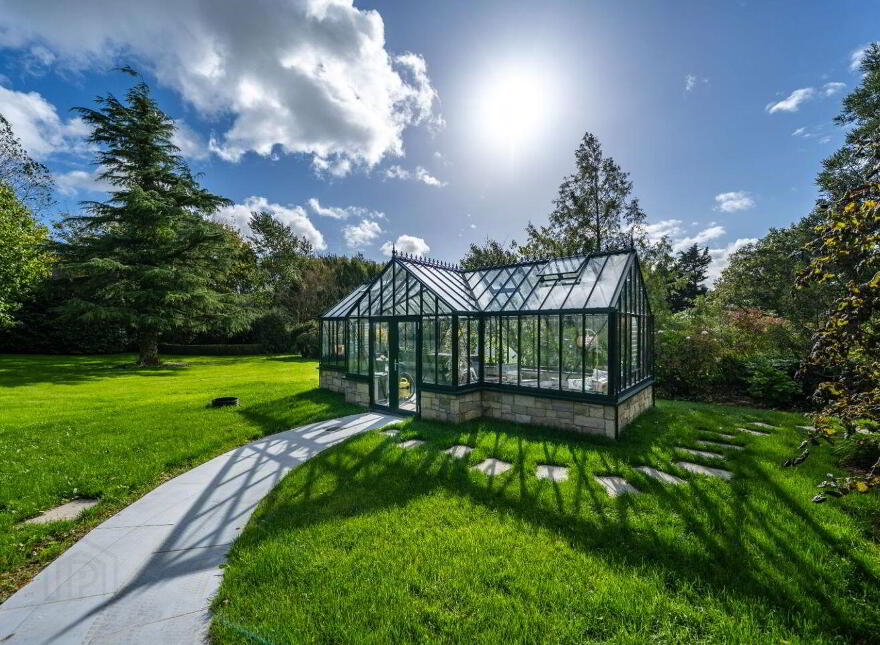 Leighmoney House, Leighmoney More, Dunderrow, Kinsale, P17HW84
