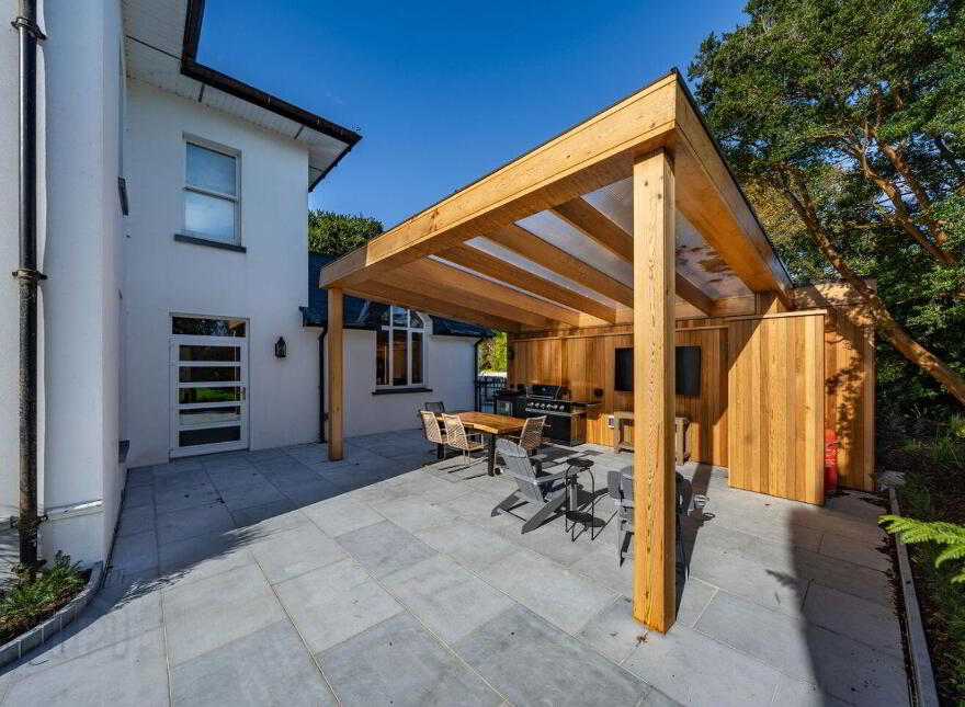 Leighmoney House, Leighmoney More, Dunderrow, Kinsale, P17HW84