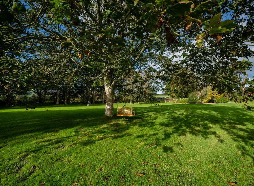 Leighmoney House, Leighmoney More, Dunderrow, Kinsale, P17HW84