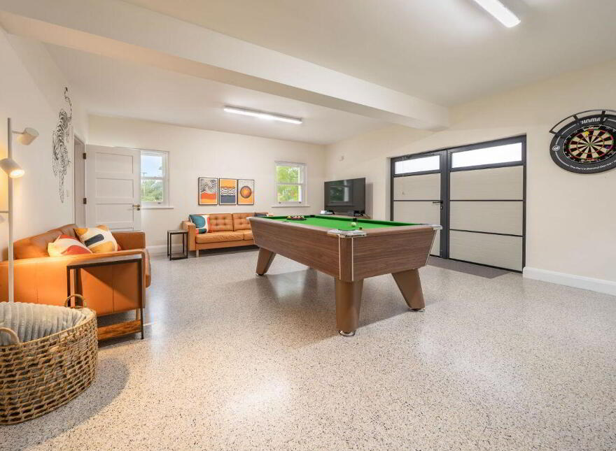 Leighmoney House, Leighmoney More, Dunderrow, Kinsale, P17HW84