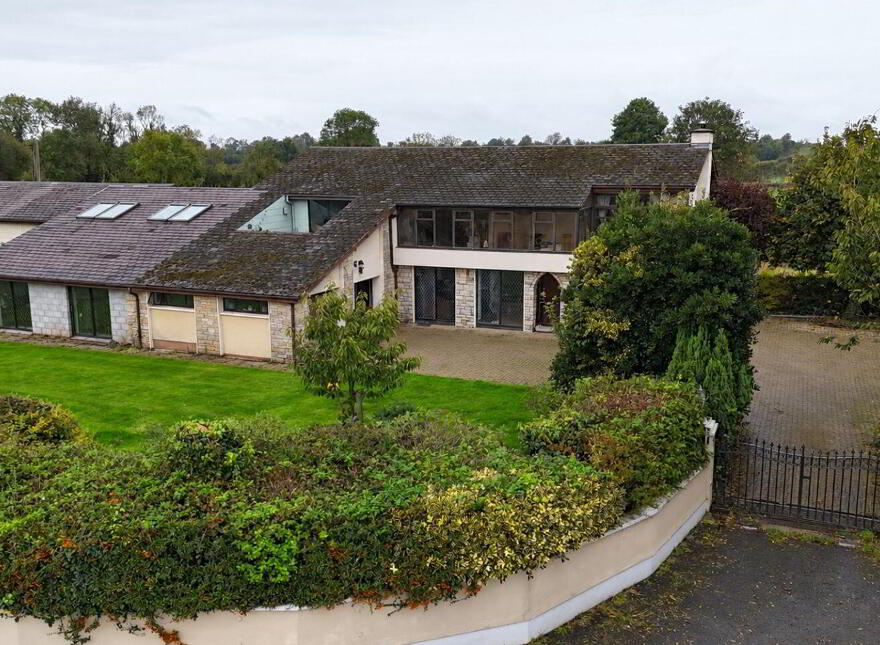 Dublin Road, Moate, N37FC61