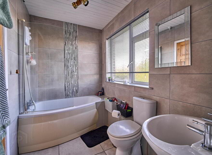 8 Hillside Gardens, Bangor, BT19 6SJ