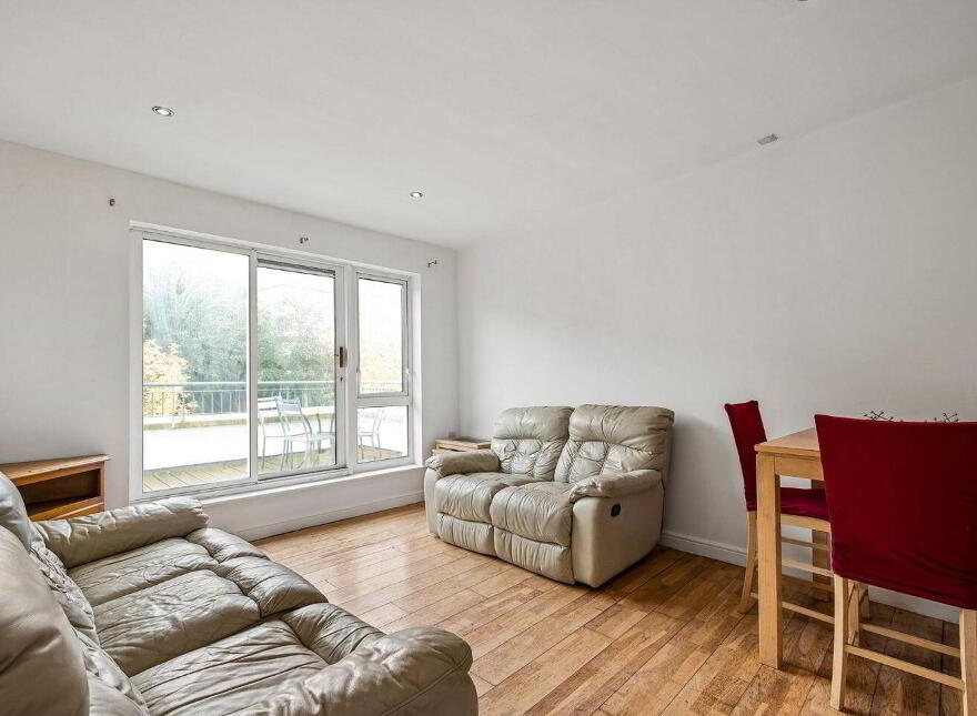 Apartment 196 Bracken Hill, Ballinteer, Ballinteer, D18HK20