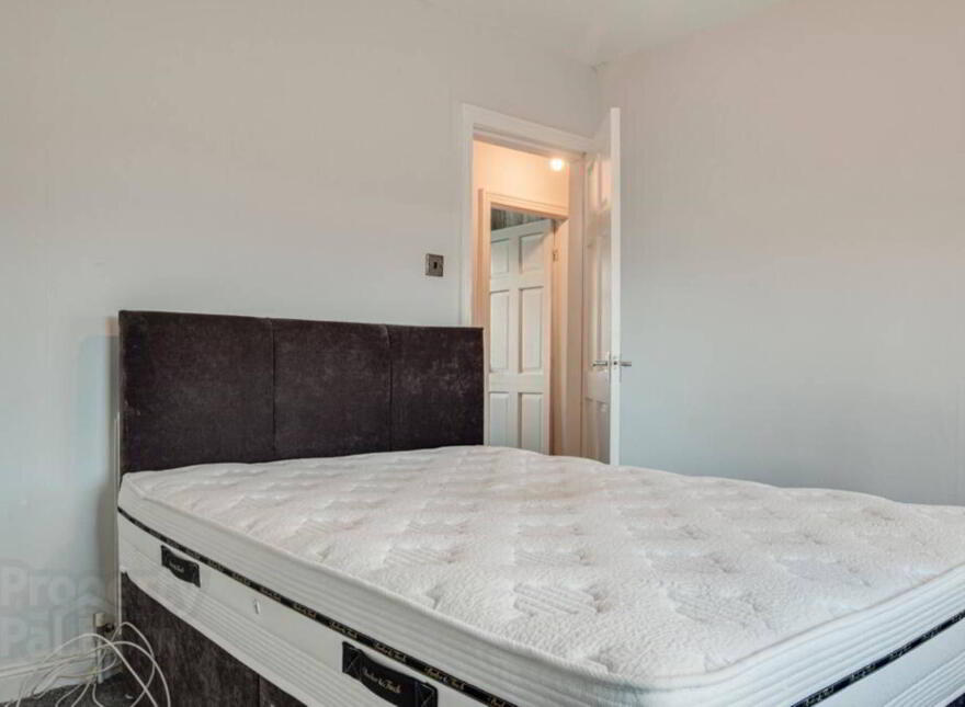 127 Clandeboye Road, Bangor, BT20 3JP