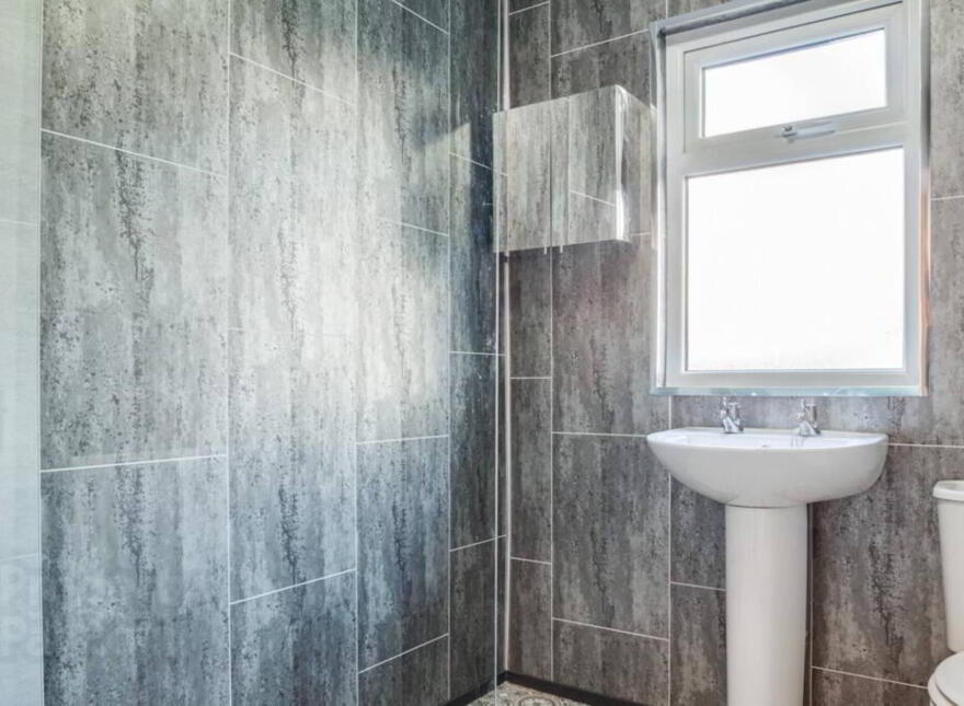127 Clandeboye Road, Bangor, BT20 3JP