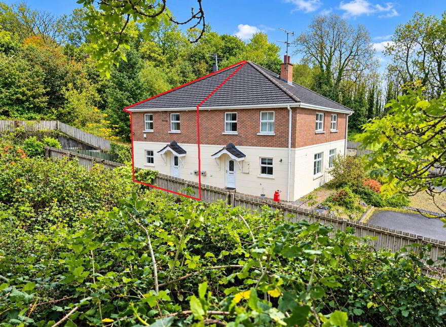 36 Hollybank, Lisnaskea, BT92 0GE