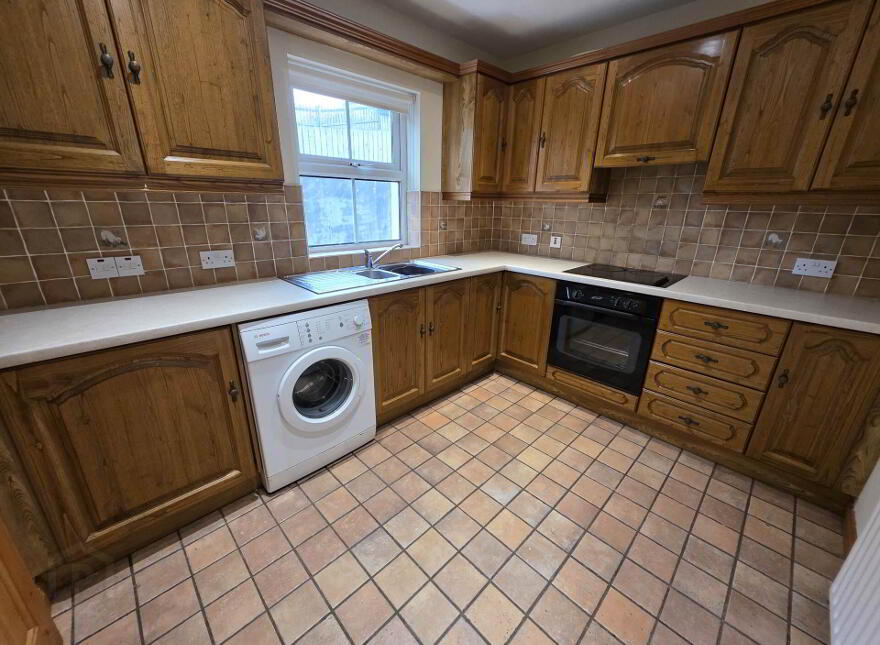 36 Hollybank, Lisnaskea, BT92 0GE
