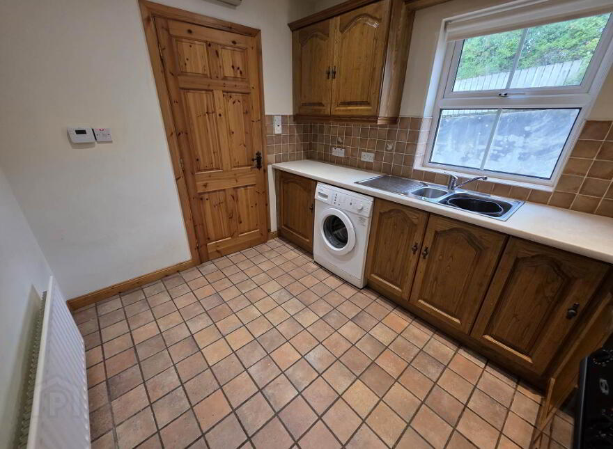 36 Hollybank, Lisnaskea, BT92 0GE