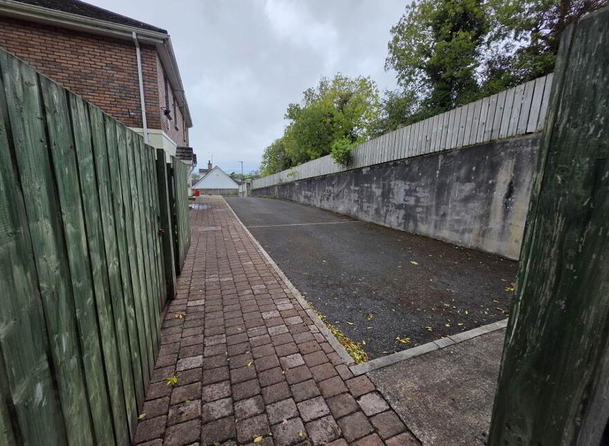 36 Hollybank, Lisnaskea, BT92 0GE