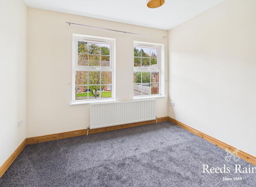 71 Causeway Meadows, Lisburn, BT28 2GE