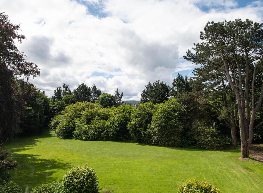 "Leiganfield House", 571 Doagh Road, Newtownabbey, BT36 5RY