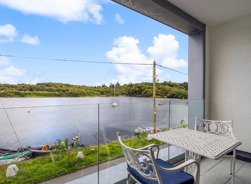 2 Clifden Quay, Beach Road, Clifden, H71TX37