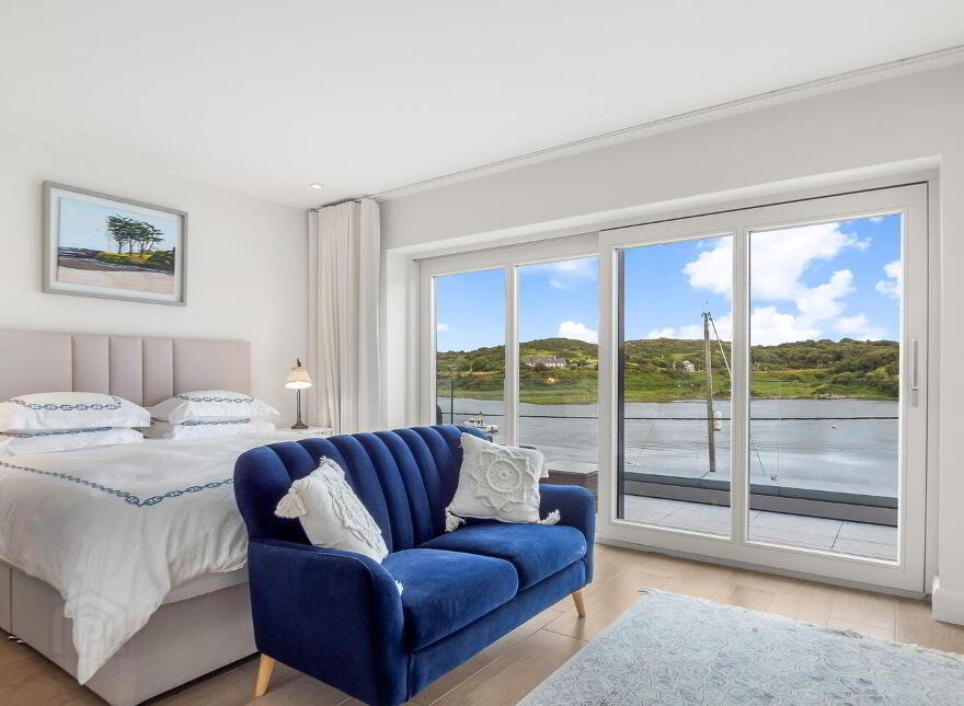 2 Clifden Quay, Beach Road, Clifden, H71TX37
