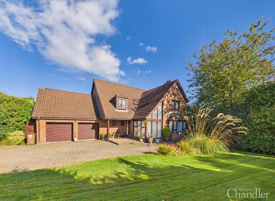 5 Garland Crescent, Belfast, BT8 6YJ