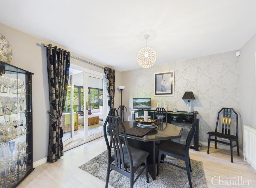 5 Garland Crescent, Belfast, BT8 6YJ