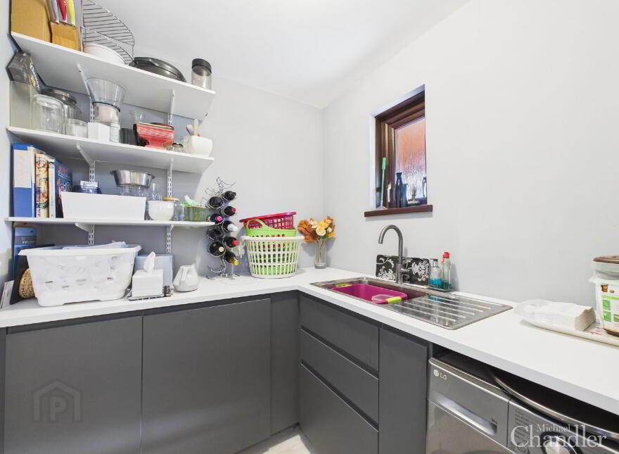 5 Garland Crescent, Belfast, BT8 6YJ