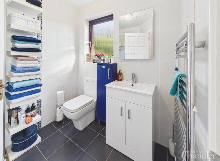 5 Garland Crescent, Belfast, BT8 6YJ