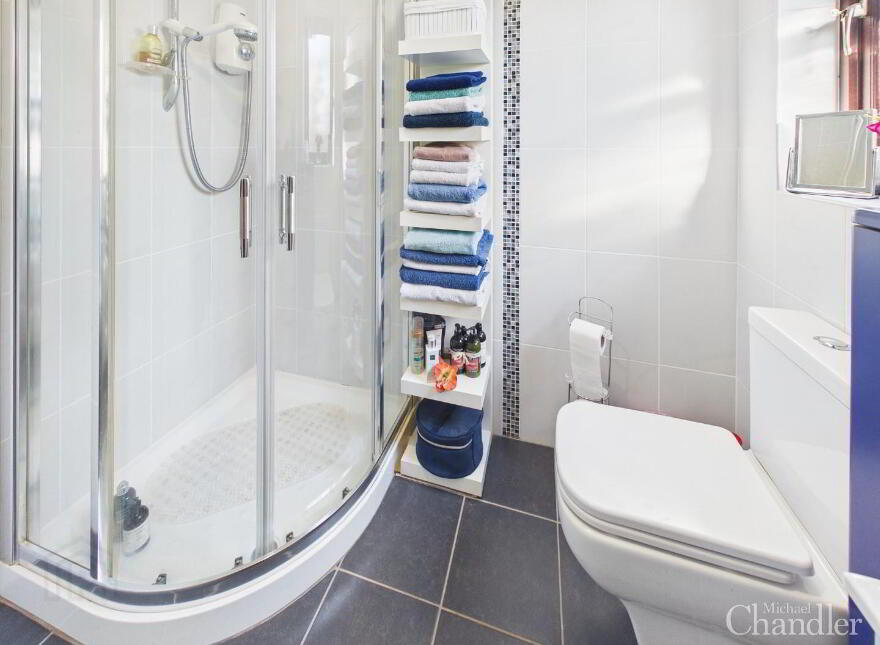 5 Garland Crescent, Belfast, BT8 6YJ