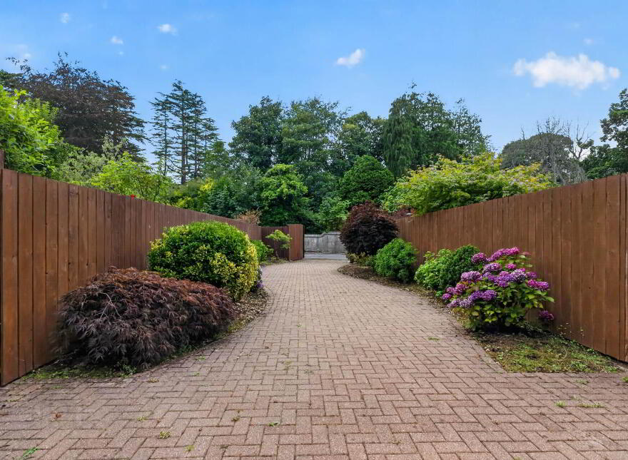 24 Hampton Manor, Belfast, BT7 3EL