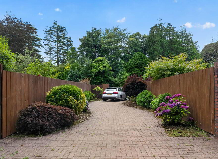 24 Hampton Manor, Belfast, BT7 3EL