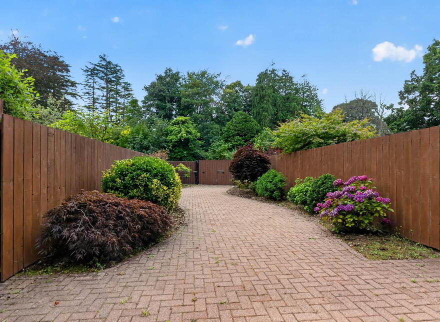 24 Hampton Manor, Belfast, BT7 3EL