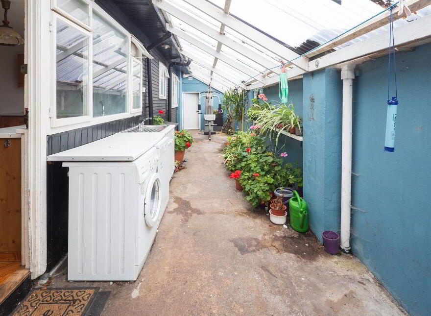 12 Elton Estate, Carrignafoy, Cobh, P24V090